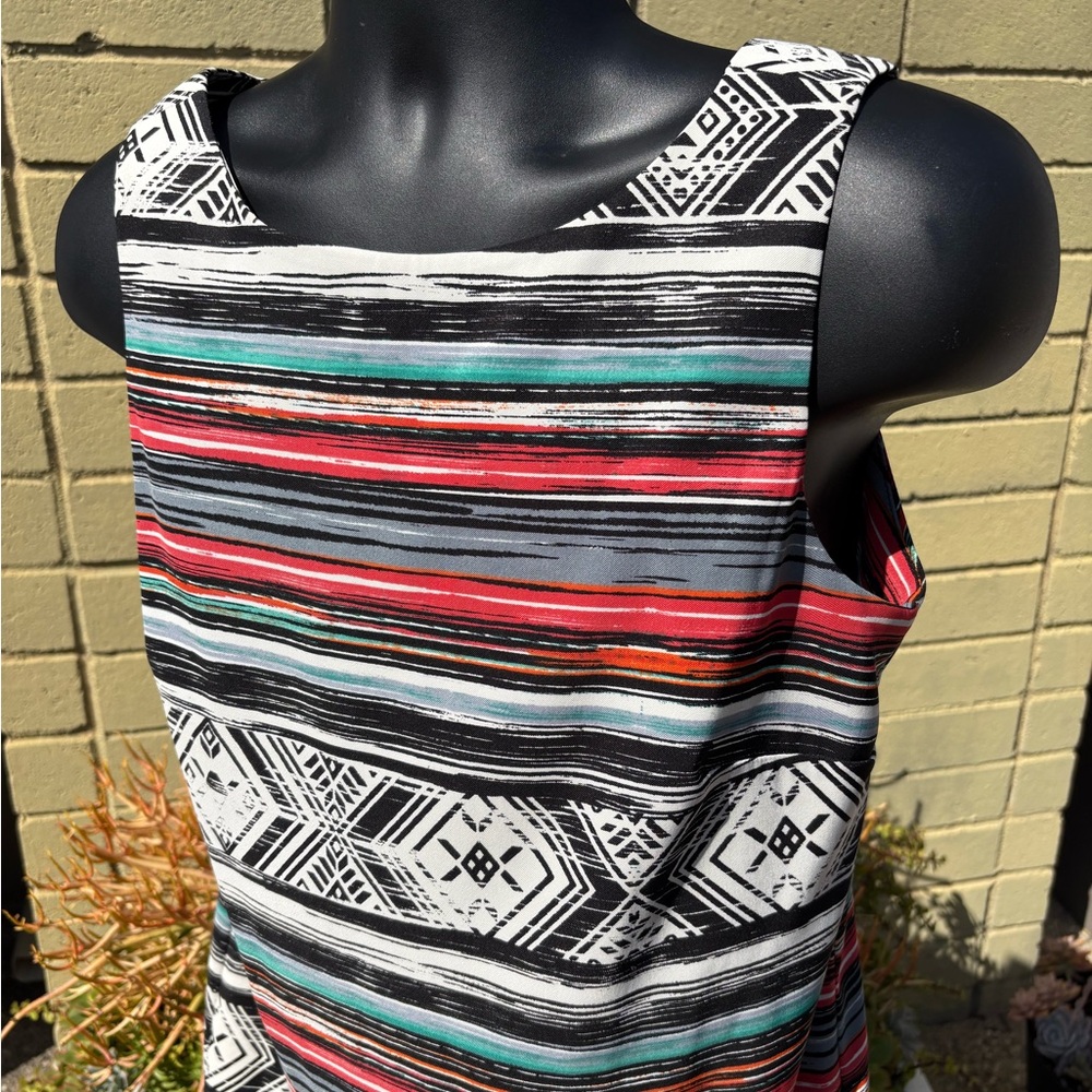 Pattern Sleeveless Dress - Picture 4 of 14
